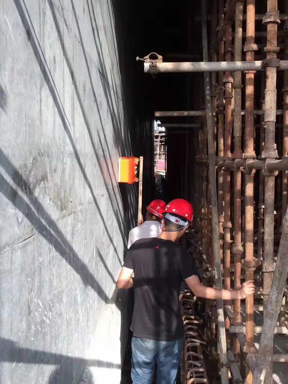 Gas pipeline detection in urban environment